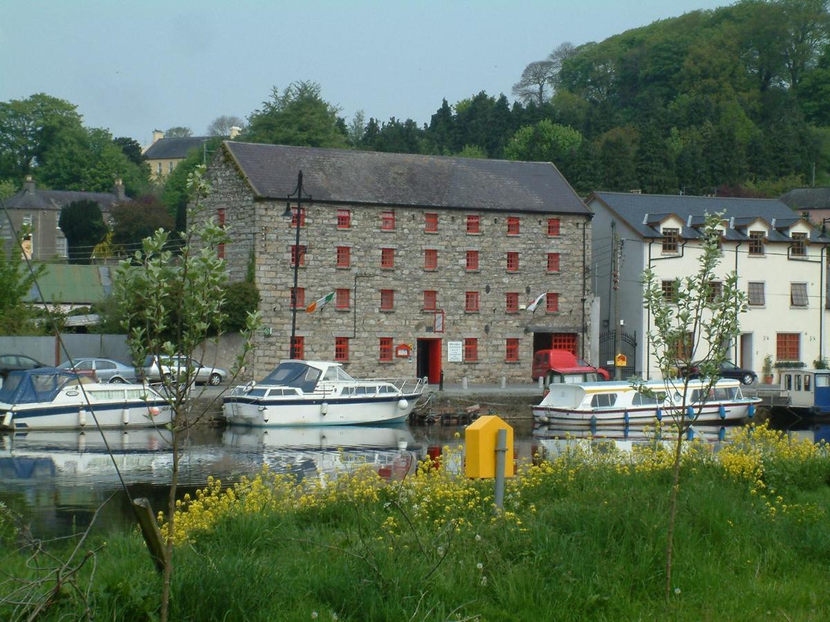 Waterside Guesthouse Graiguenamanagh Экстерьер фото